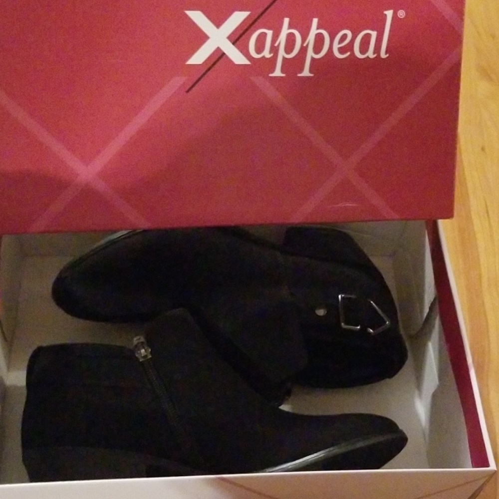 Black booties - Picture 5 of 6